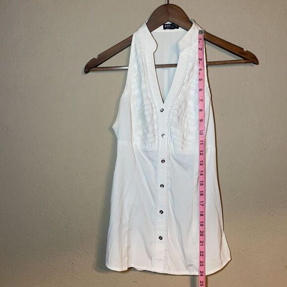 White sleeveless top - Picture 4 of 11